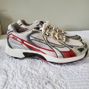 NWT ** SLAZENGER Xlite Cricket Shoes, Sneakers